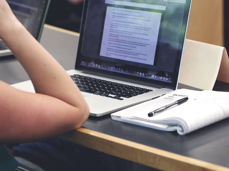 Oversættelse af e-learning – Sådan undgår du at sprænge bugetterne